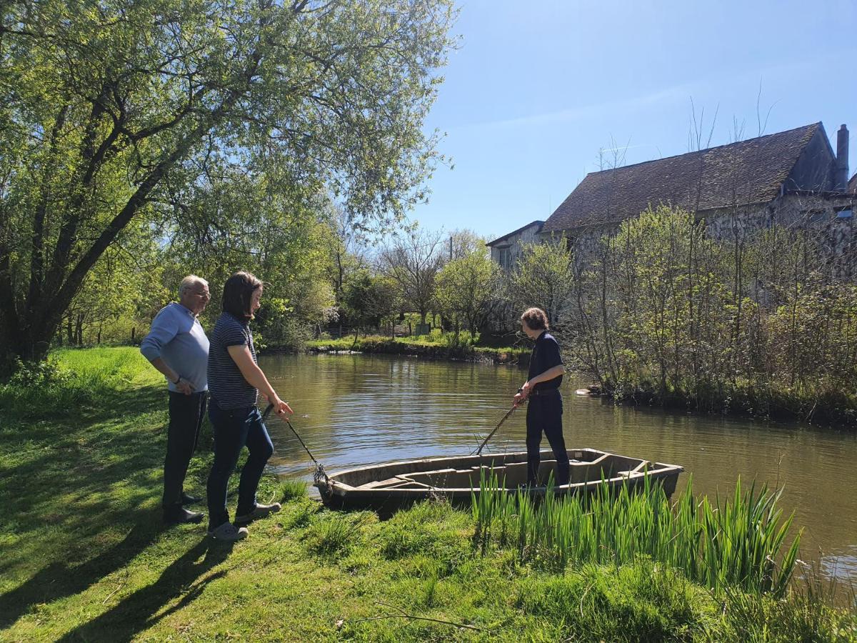 Ferme Equestre & Chambres D'Hotes Gateau Stables Proche Guedelon Saint-Amand-en-Puisaye ภายนอก รูปภาพ