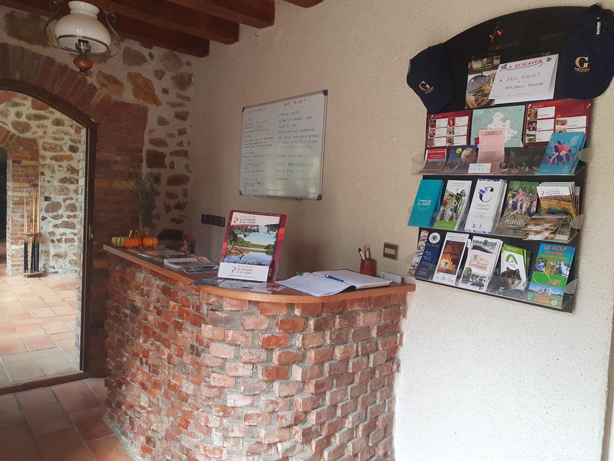 Ferme Equestre & Chambres D'Hotes Gateau Stables Proche Guedelon Saint-Amand-en-Puisaye ภายนอก รูปภาพ